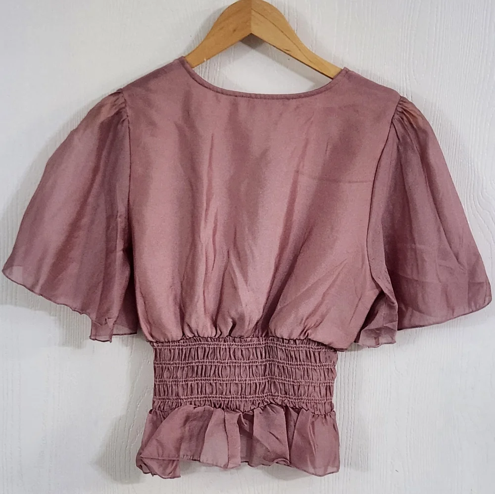Lisa Says Gah Dusty Pink Smocked Peplum V-Neck Blouse - Picture 6 of 9